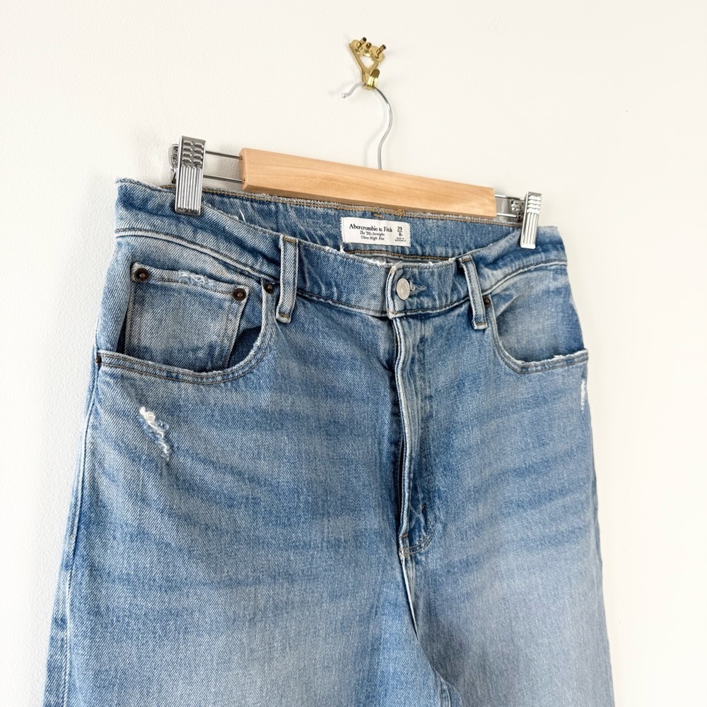 Abercrombie & Fitch High-Rise Distressed Blue Jeans - Picture 3 of 8
